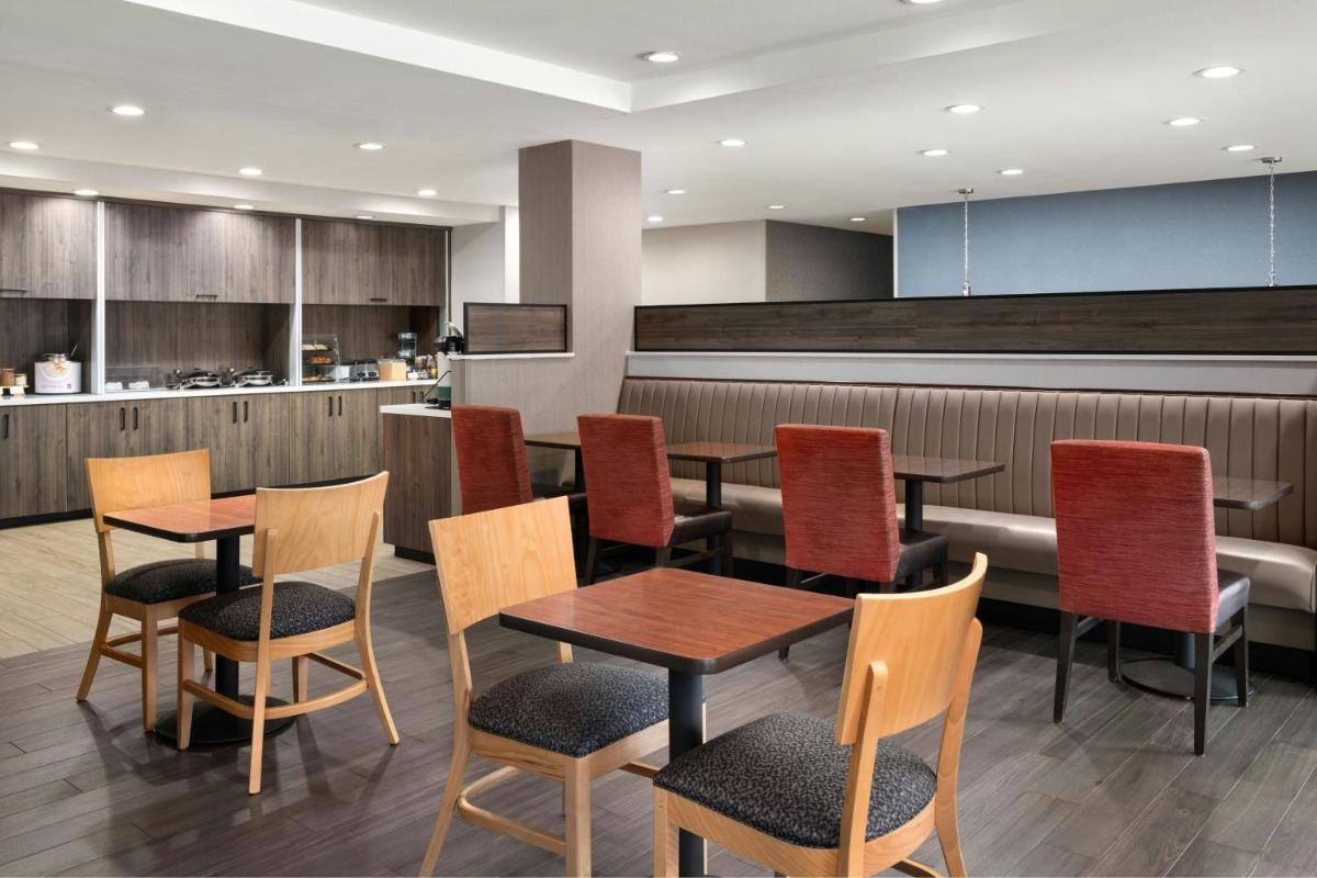 TownePlace Suites by Marriott Houston Hobby Airport - Housity