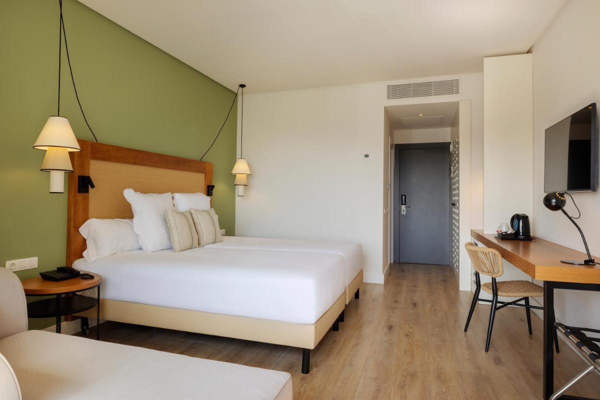 Cama o camas de una habitación en AluaSoul Costa Adeje - Adults Only