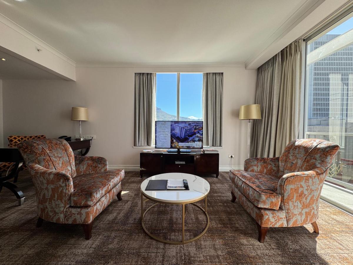 Luxury Residence at Taj Cape Town - Top Corner Apartment with Balcony - Newly Renovated - Housity