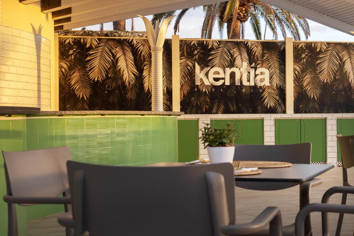 Un restaurante o sitio para comer en AluaSoul Costa Adeje - Adults Only