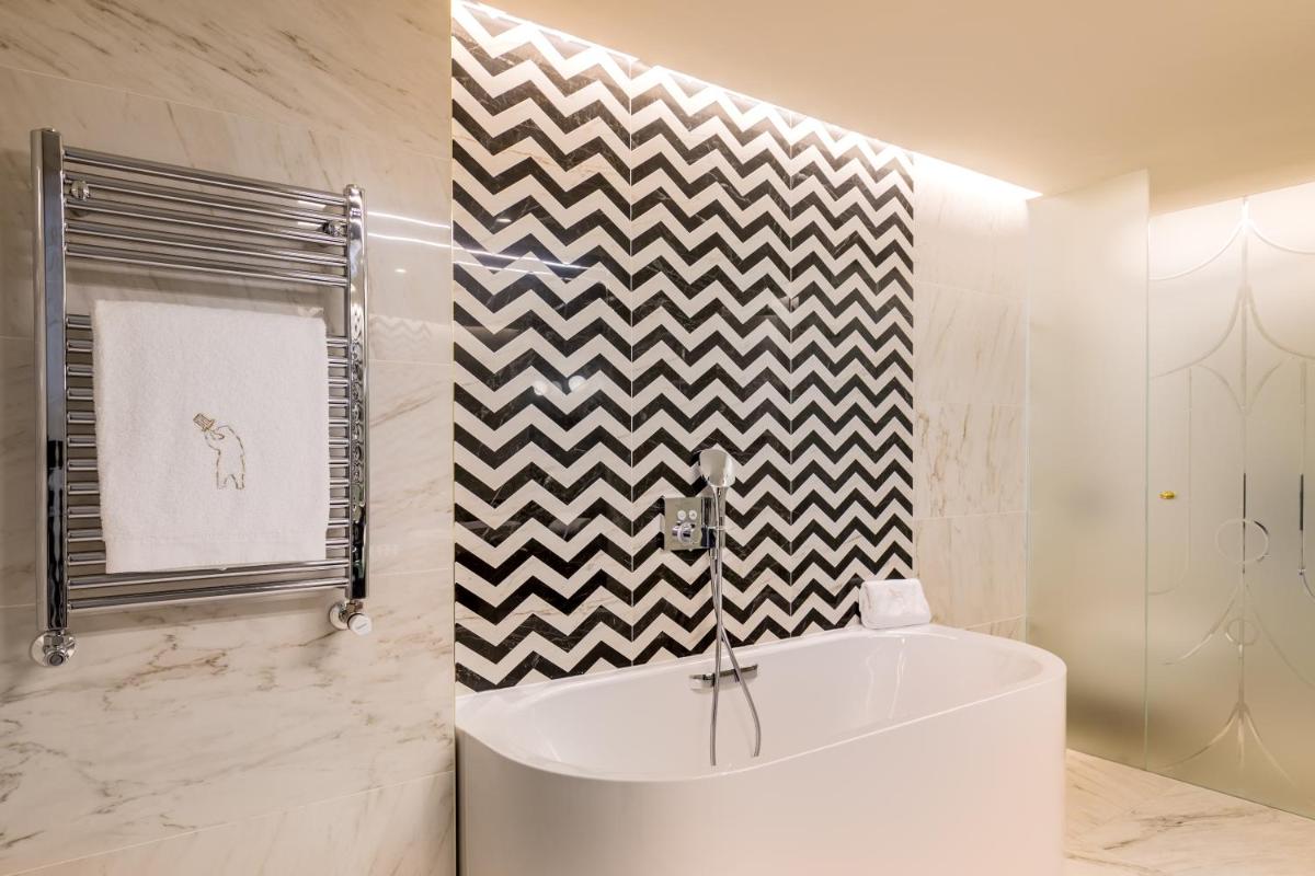 Un baño de Barceló Torre de Madrid
