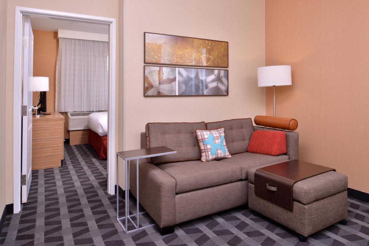 TownePlace Suites by Marriott St. Louis Chesterfield - Housity