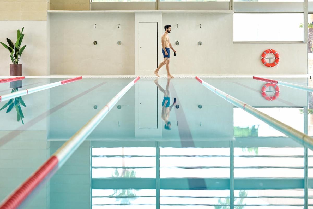 Piscina en o cerca de Calderona Wellness