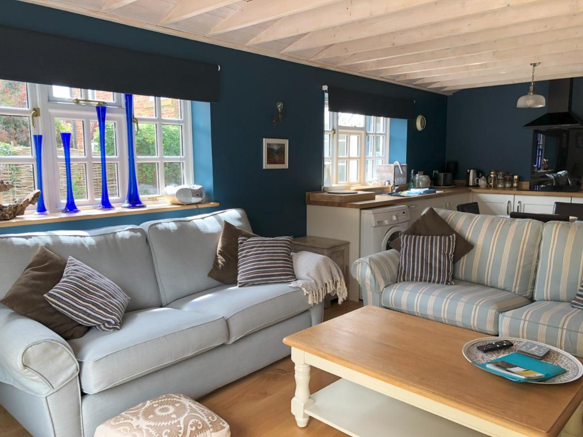 Bank Studio - luxury Cotswolds haven for two - Housity