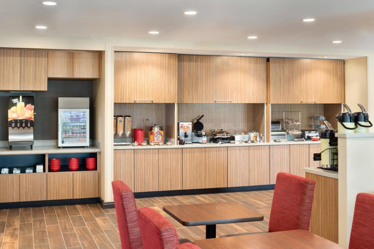 TownePlace Suites by Marriott Milwaukee Grafton - Housity