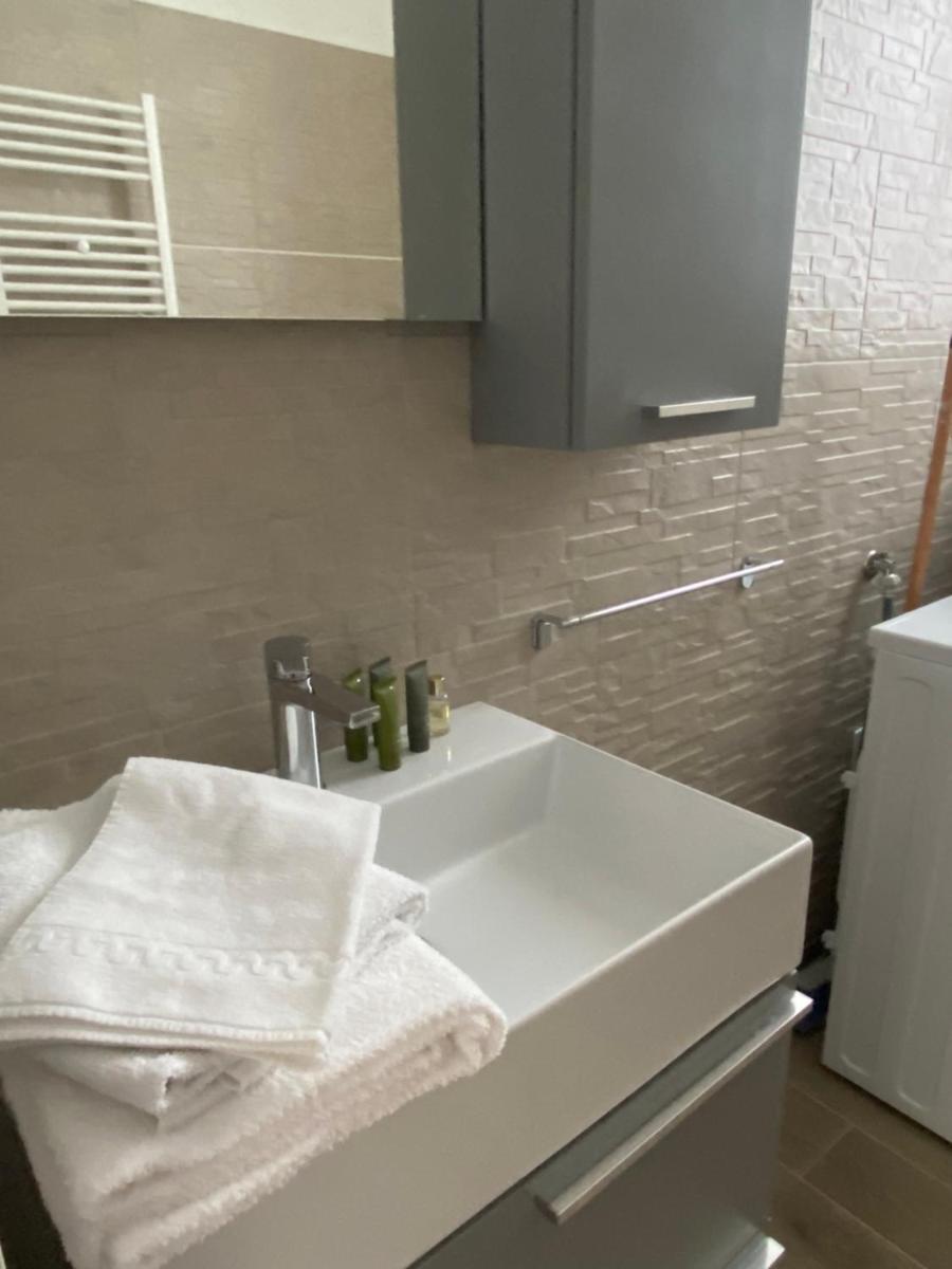 B&B Le Scintille - Housity