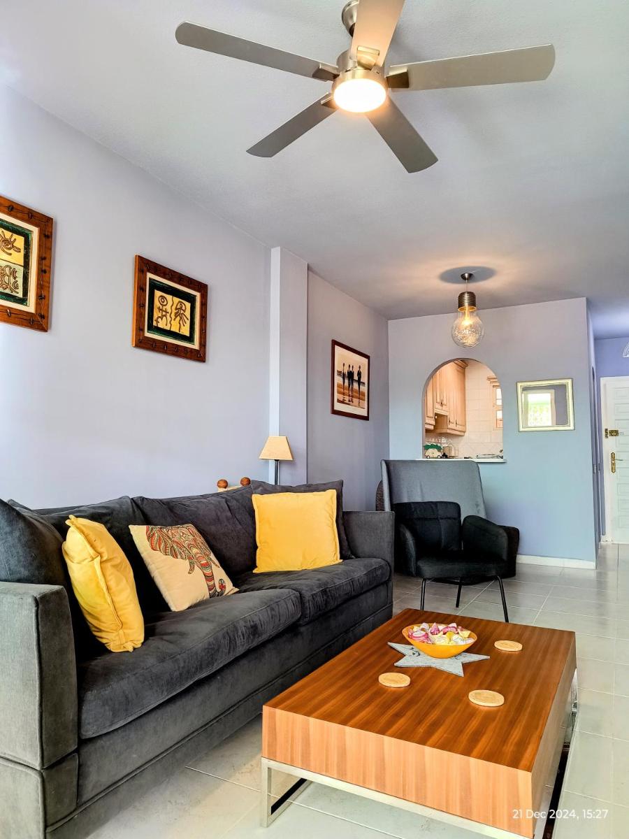 El Faro Home with a View, Pet Friendly, Wifi, Large Terrace, Sea View - Housity