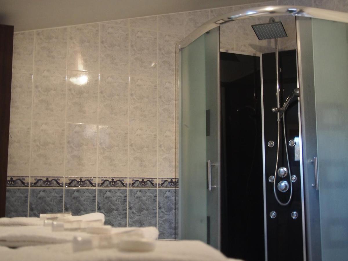 Hotel Val Saint Hilaire - Housity