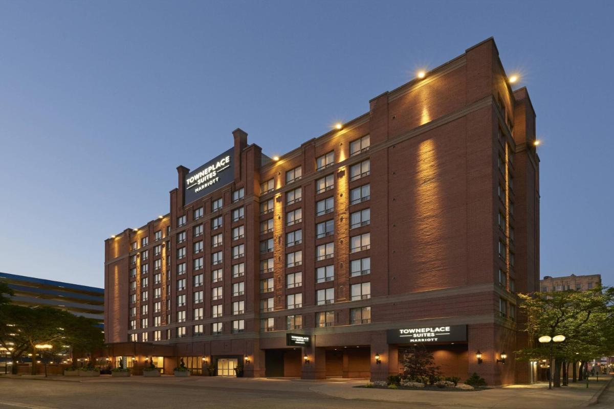 TownePlace Suites by Marriott Windsor - Housity