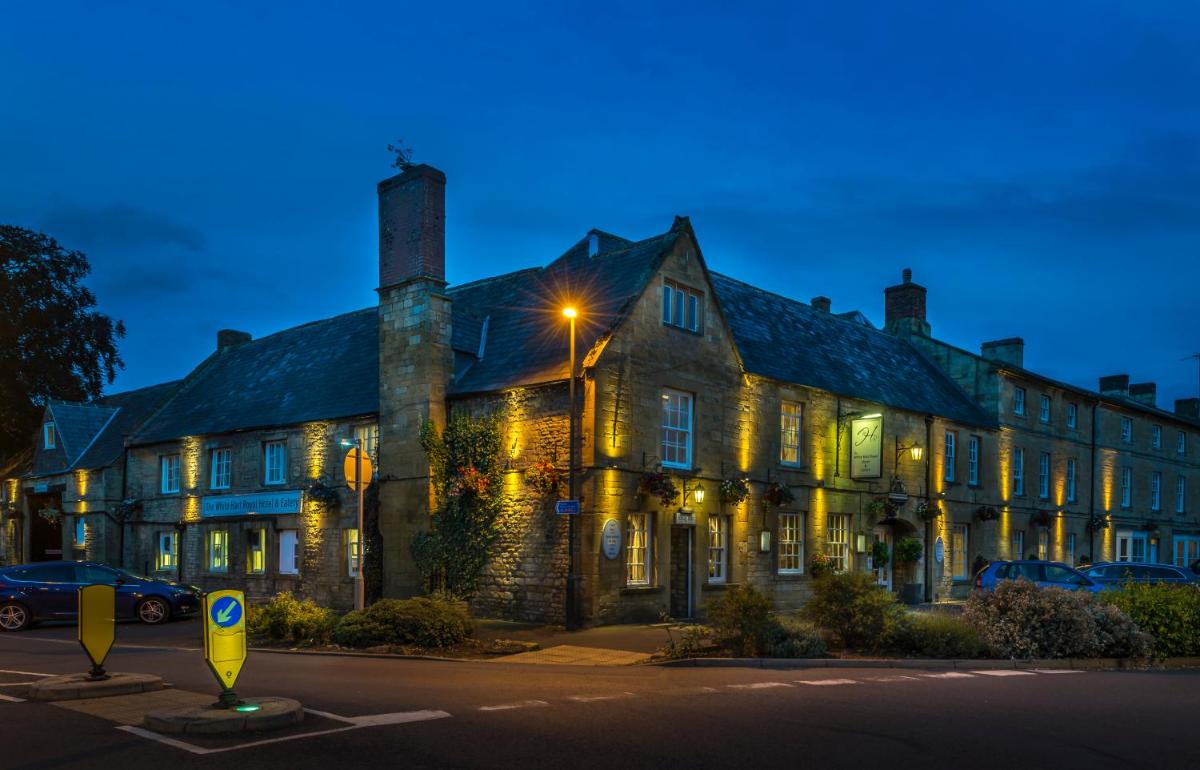 The White Hart Royal, Moreton-in-Marsh, Cotswolds - Housity