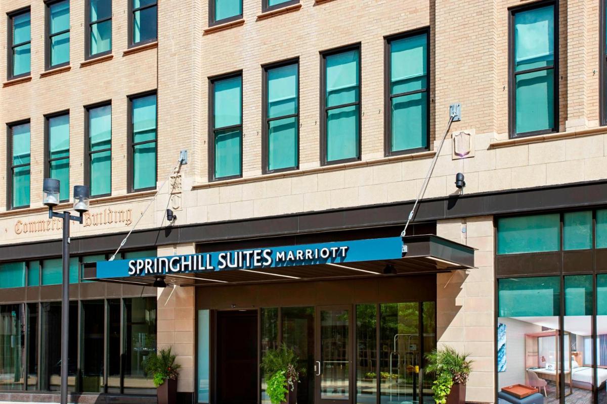 SpringHill Suites by Marriott Milwaukee Downtown - Housity