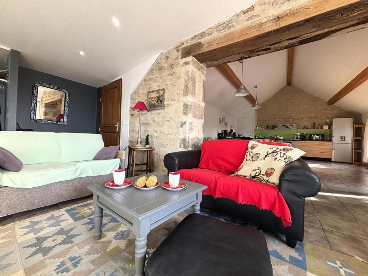 Gîte de charme en pleine nature pour 6 pers. avec cheminée, jardin de 7000 m², animaux acceptés - FR-1-489-5 - Housity