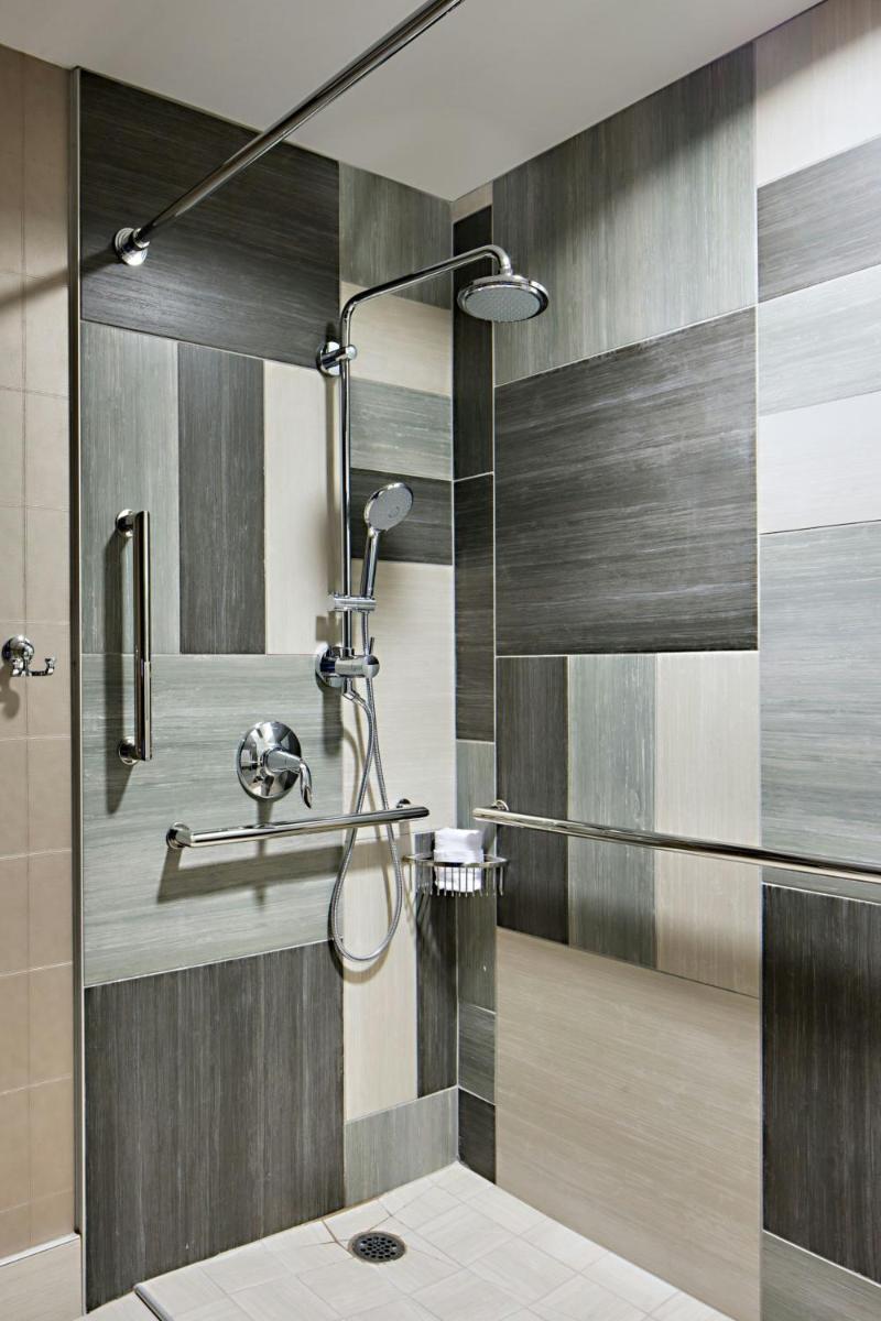 Omaha Marriott Downtown at the Capitol District - Housity