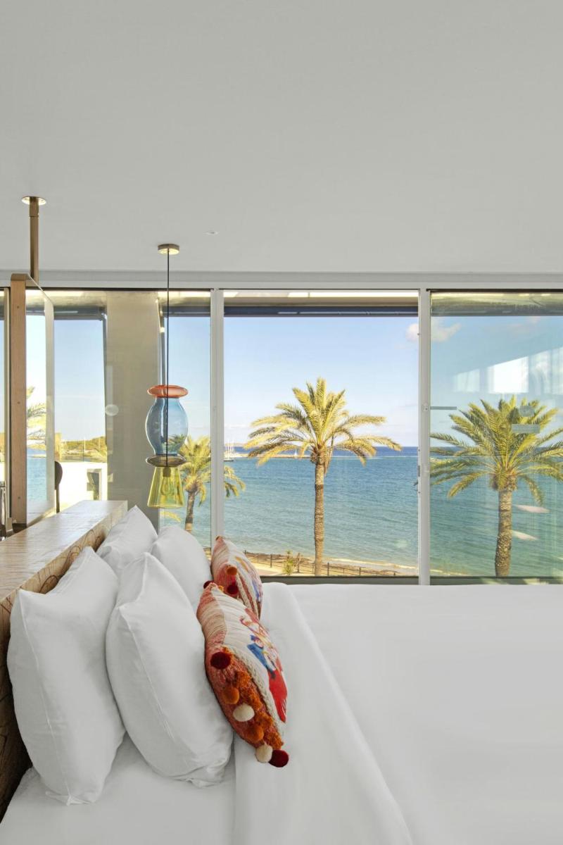 Cama o camas de una habitación en W Ibiza