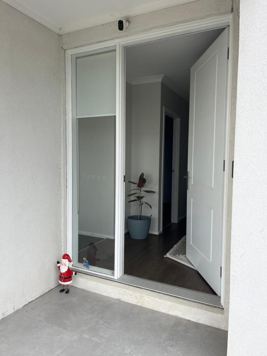 Room stay- 25 min to Melbourne Airport and next to Hume Freeway - Housity
