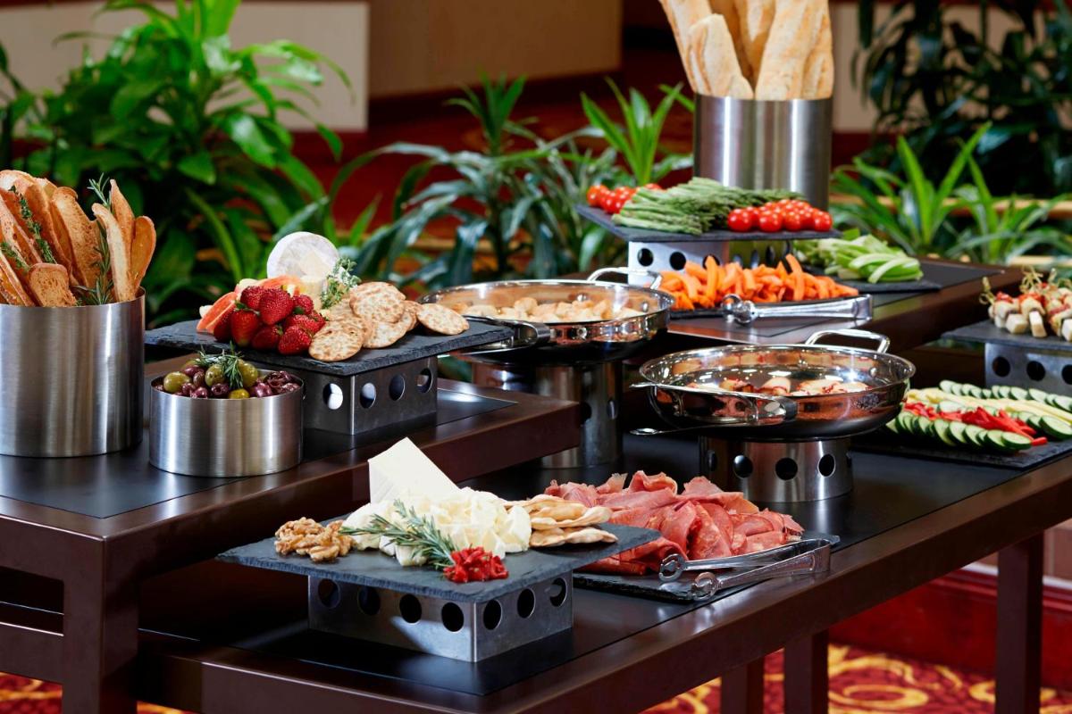 Marriott Hartford/Windsor Airport - Housity
