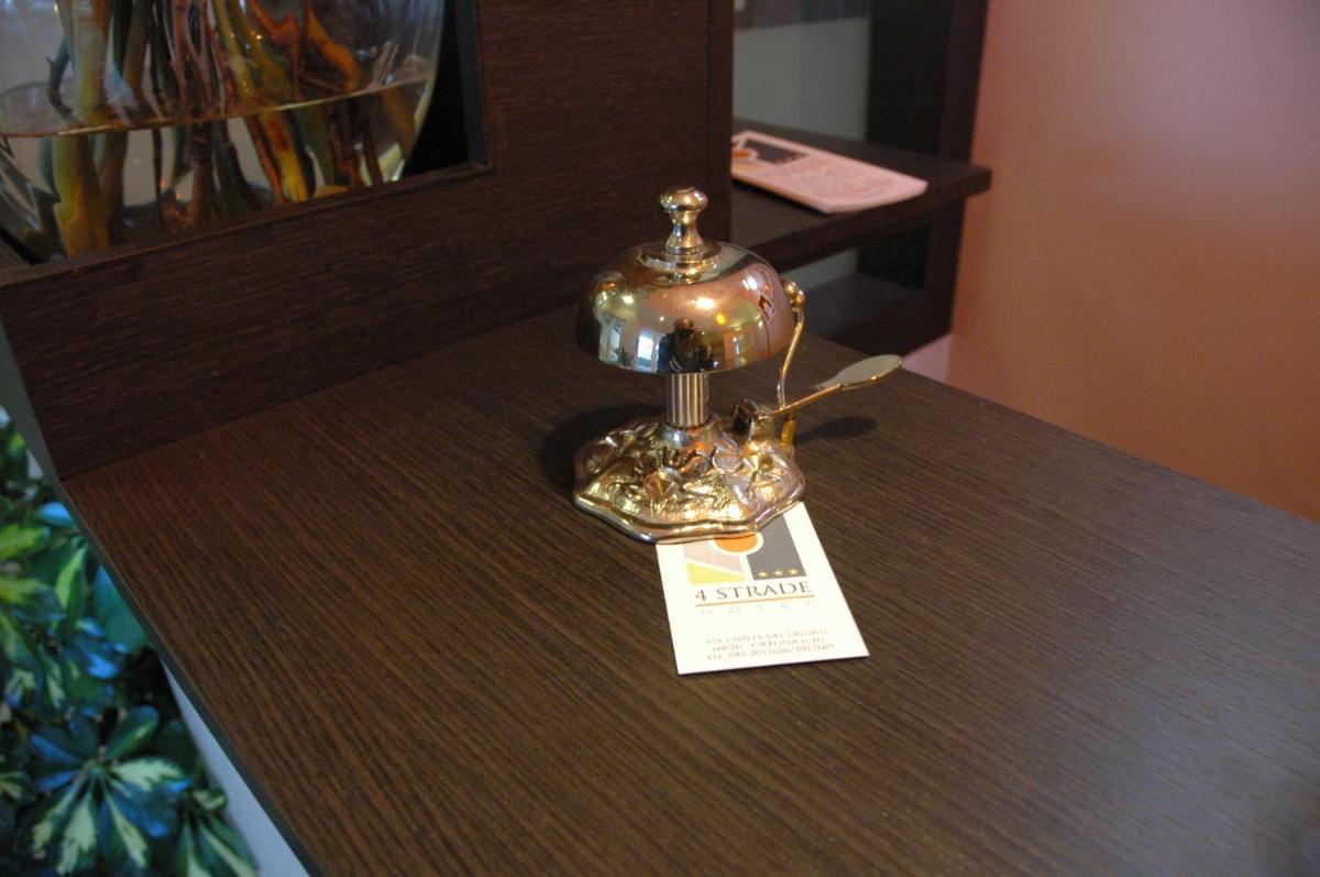 Hotel 4 Strade - Housity
