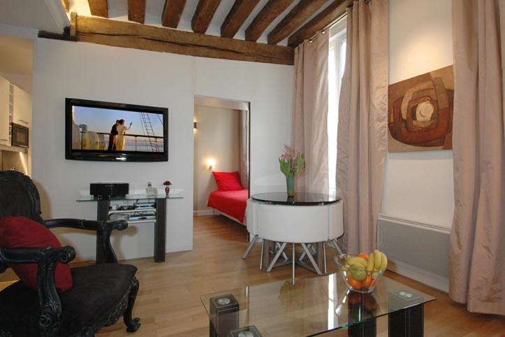 HolidaysInParis-Bourg Tibourg II - Housity