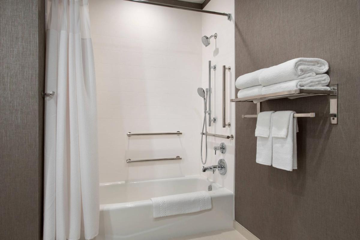SpringHill Suites Herndon Reston - Housity