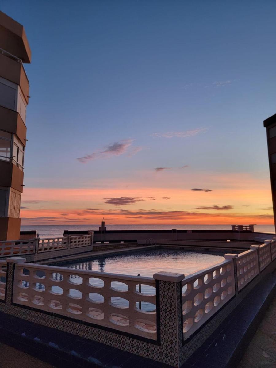 M&G Cozy Studio Apartment -beachfront,WIFI,AirCon,FullyEquipped - Housity