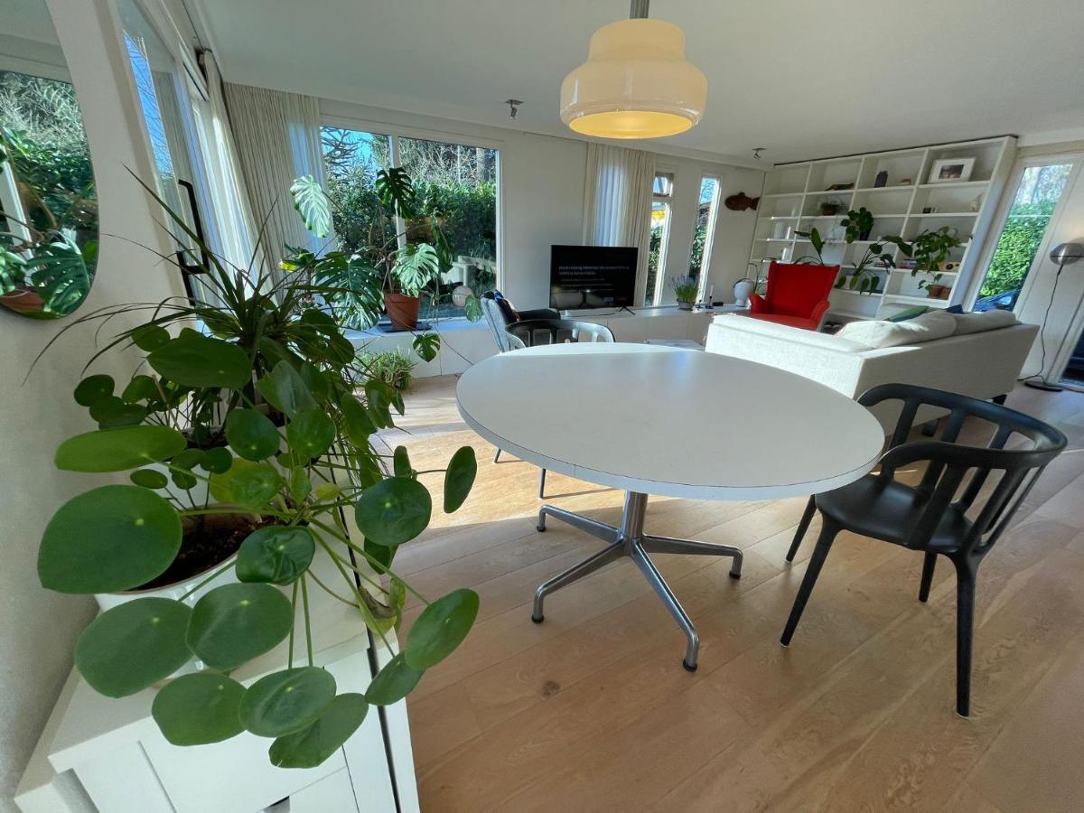 Secluded Nature Cottage, private and light, VOORTHUIZEN Veluwe, next to Forest, very quiet - Housity