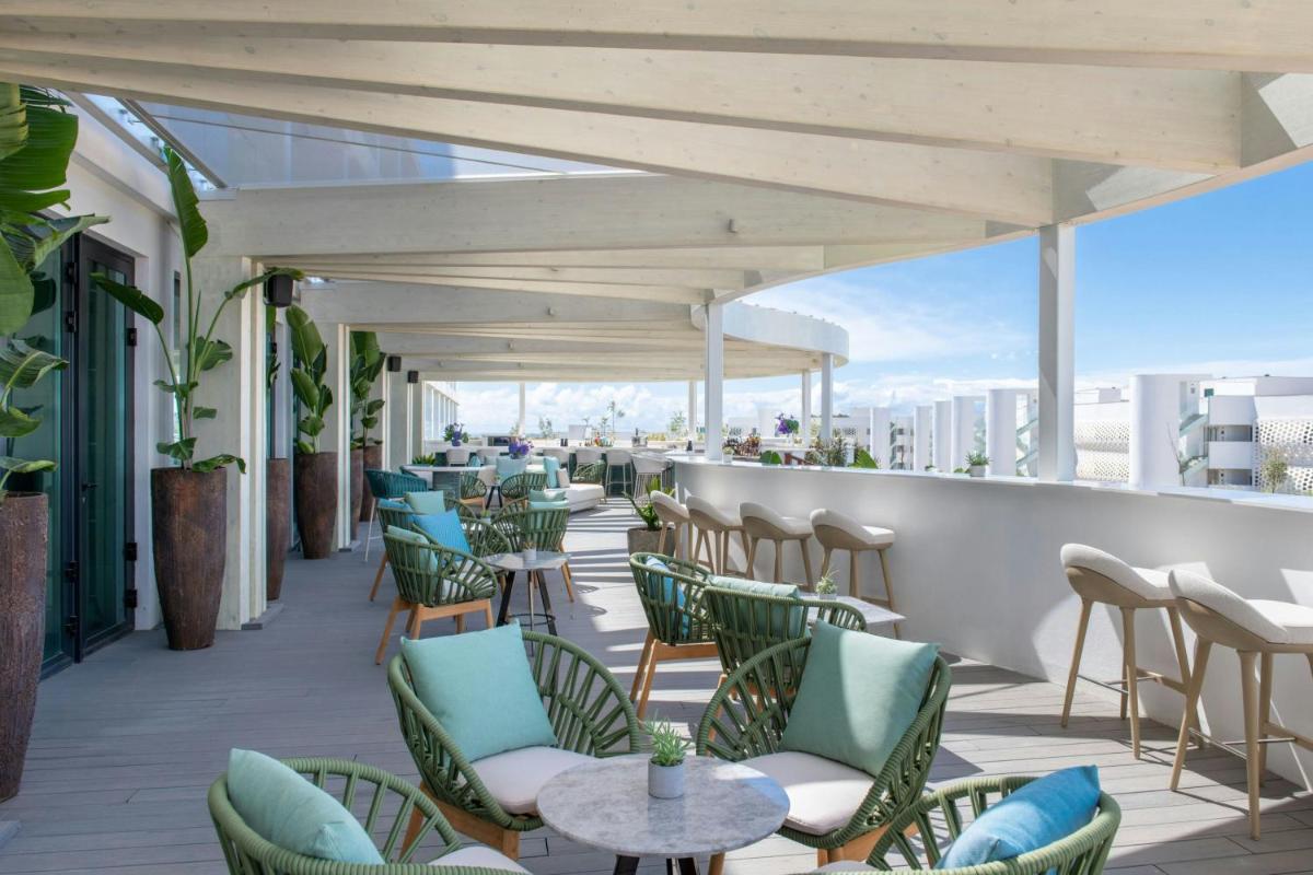 Uma varanda ou terraço em W Residences Algarve