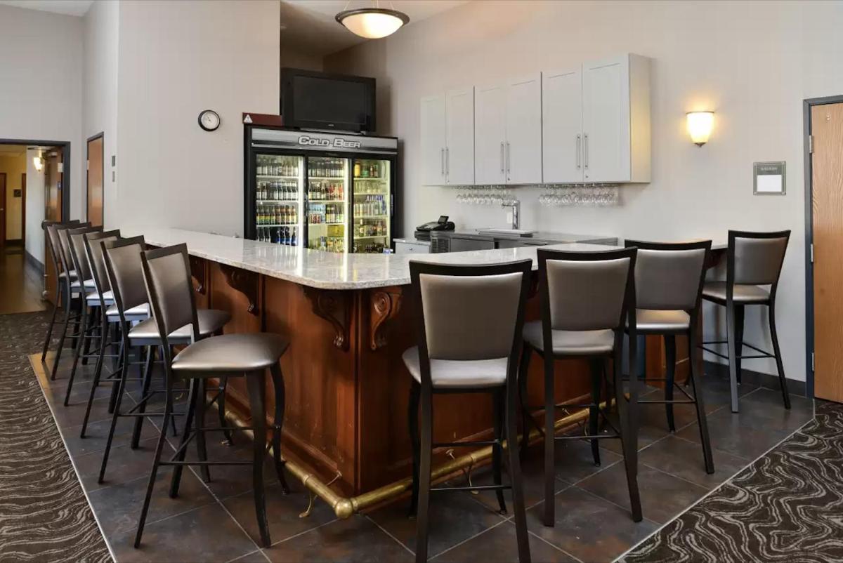 Comfort Inn & Suites Madison North - Housity