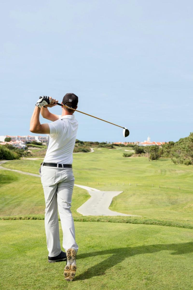 As comodidades de golfe no hotel ou nas proximidades