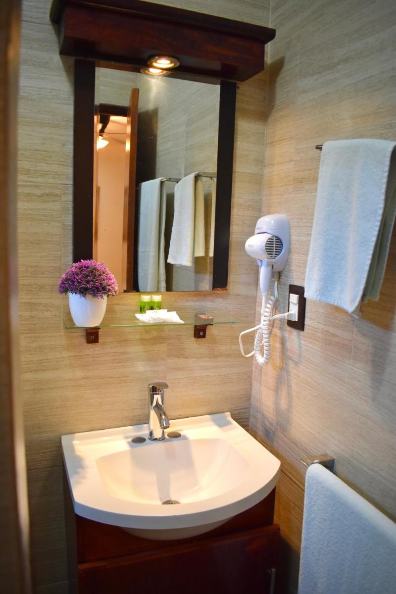 El Zaguán Colonial by GuruHotel - Housity