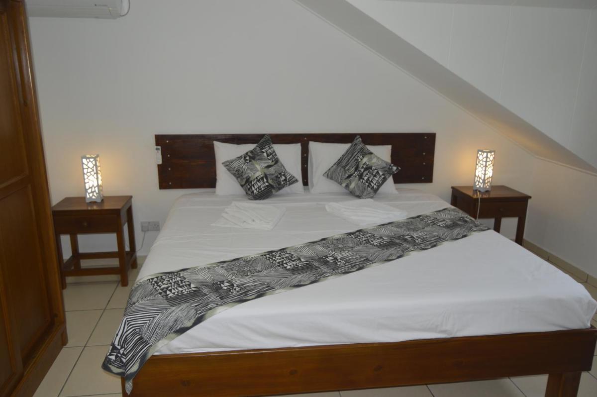 Chez Payet Airport Guesthouse - Housity