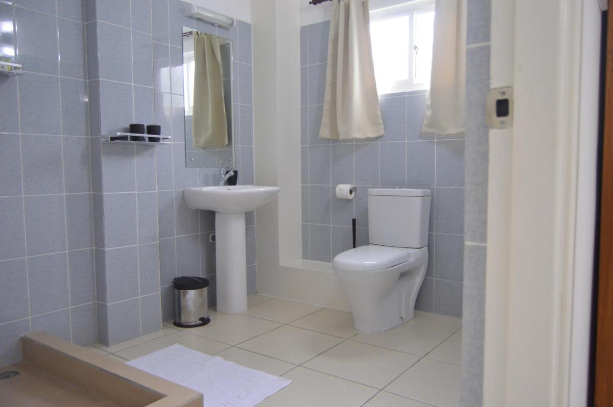 Chez Payet Airport Guesthouse - Housity
