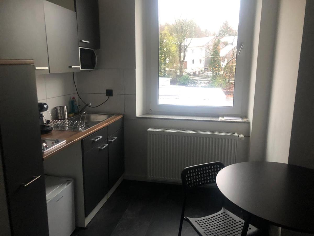 ENSAS Ferienwohnung Wuppertal Uellendahl-Katernberg 1Zi Apart - Housity