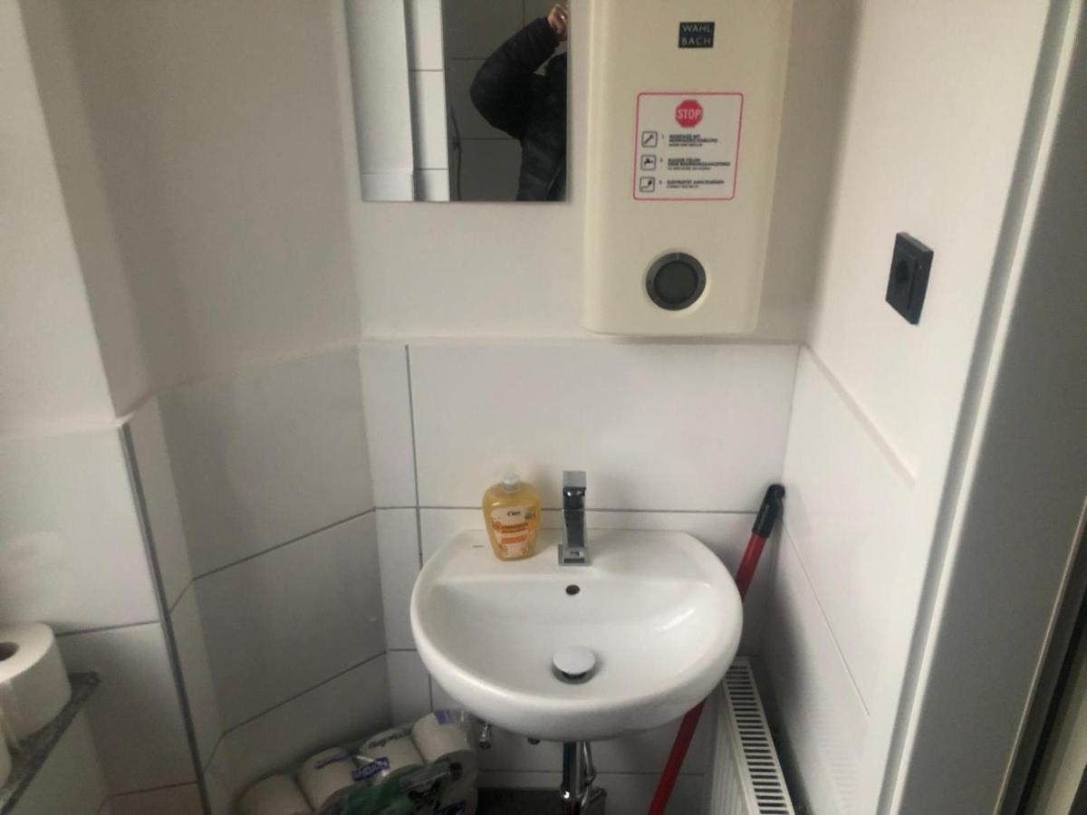 ENSAS Ferienwohnung Wuppertal Uellendahl-Katernberg 1Zi Apart - Housity