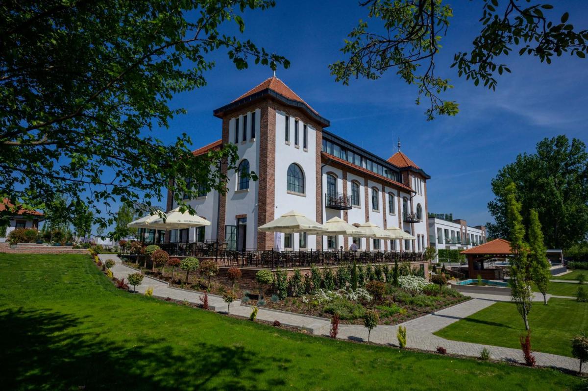 Bordűr Wellness Hotel Superior és Szőnyegmúzeum - Housity