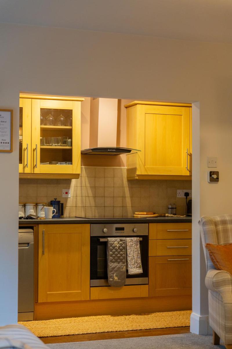 The Lower Buck Inn - Housity