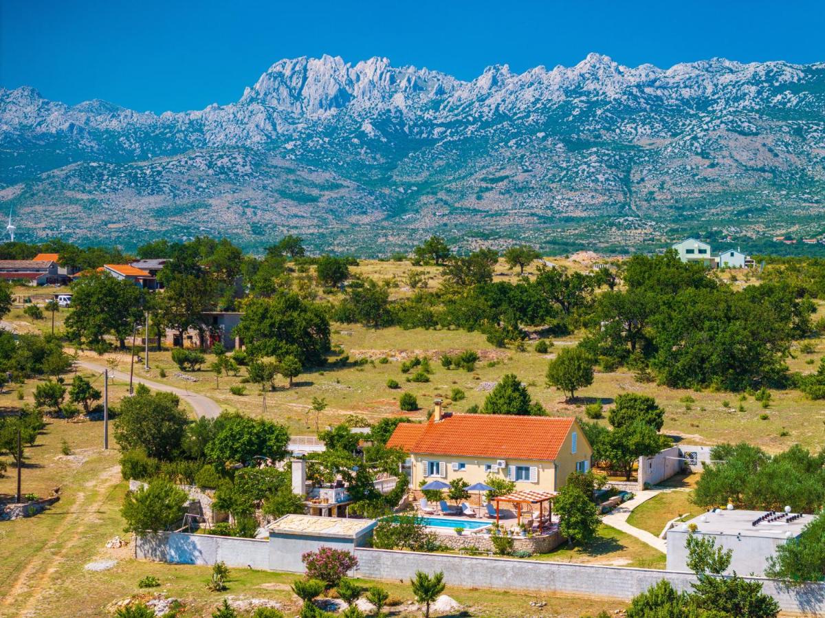 MY DALMATIA - Villa Sucic with private pool and mountain view - Housity