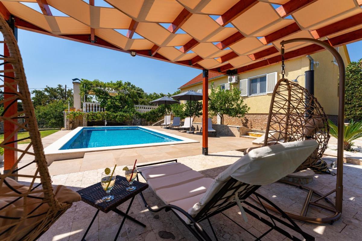 MY DALMATIA - Villa Sucic with private pool and mountain view - Housity