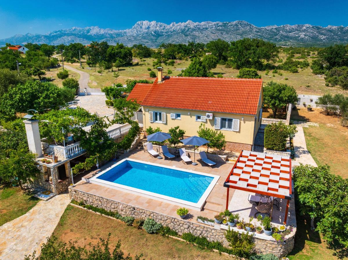 MY DALMATIA - Villa Sucic with private pool and mountain view - Housity
