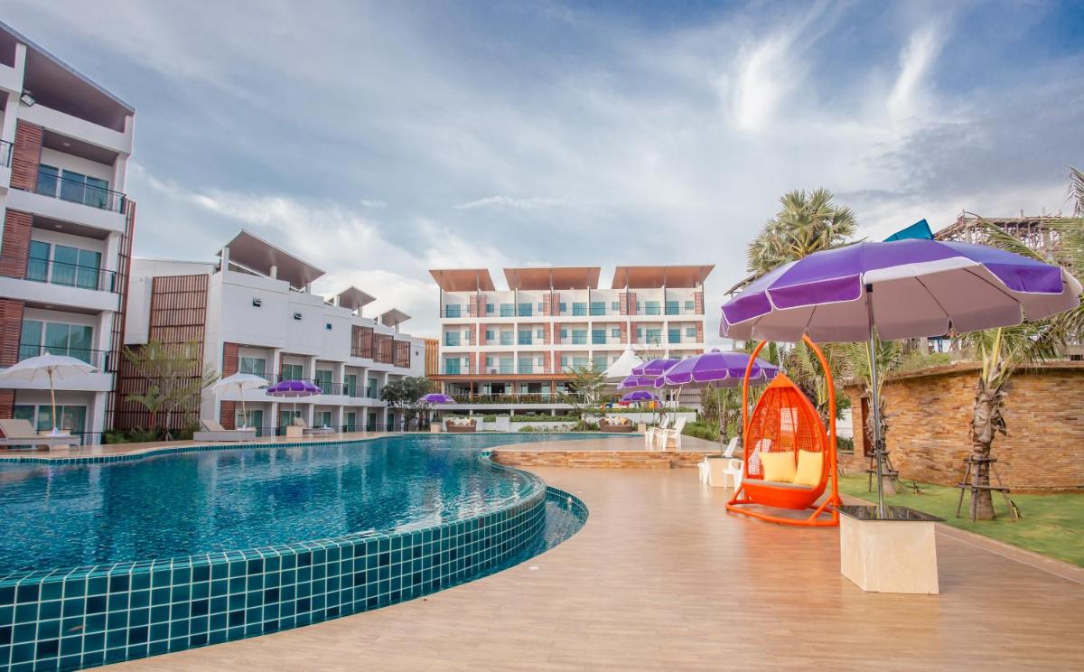 Saint Tropez Beach Hotel - Housity