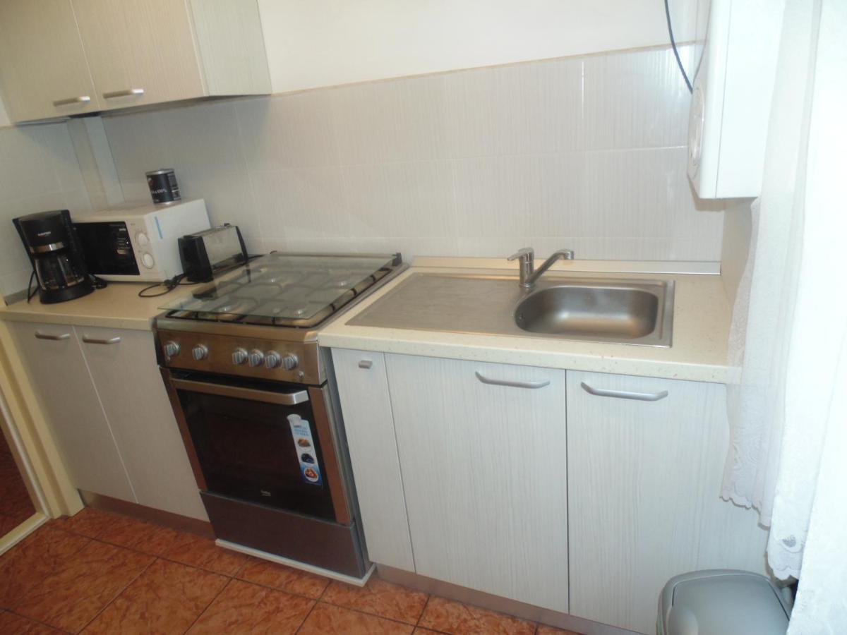 Lary apartament - Housity