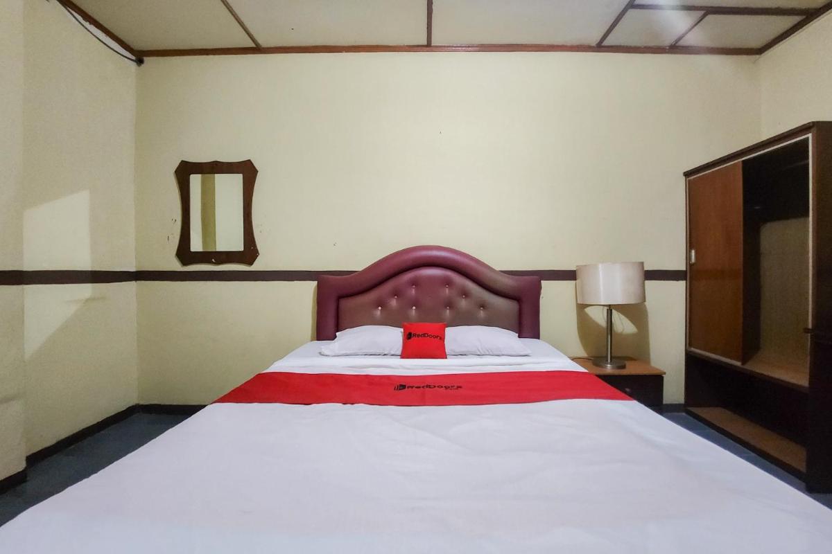 RedDoorz near Akau Potong Lembu Tanjung Pinang - Housity