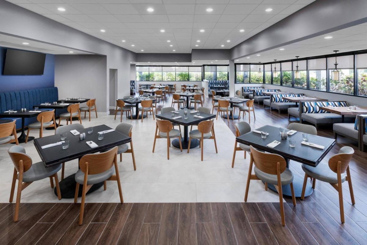 Courtyard by Marriott Orlando Lake Buena Vista at Vista Centre - Housity