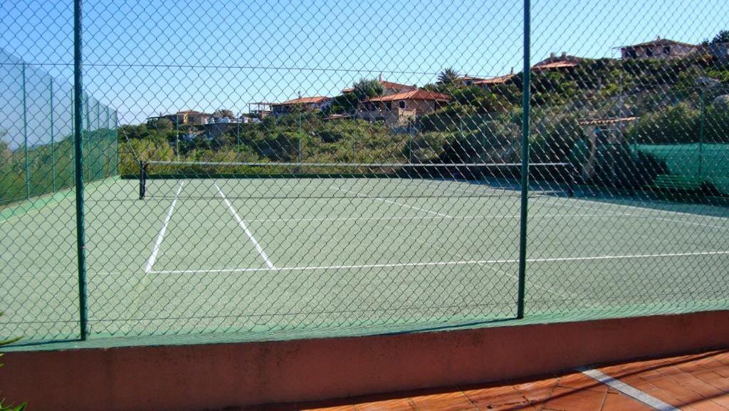 CASA MUGHETTO R5055 seafront, private sea access, swimming pool - Housity