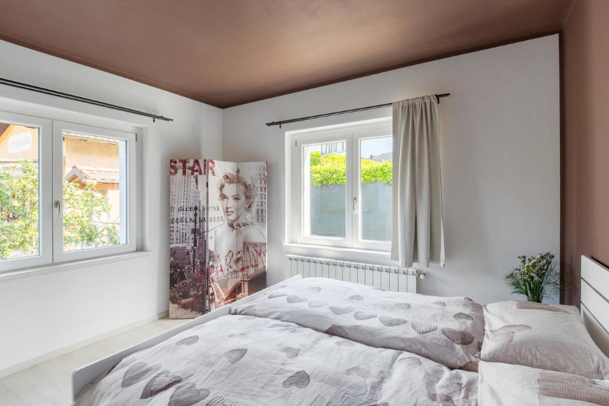 Indigo Blue Cannobio - Housity