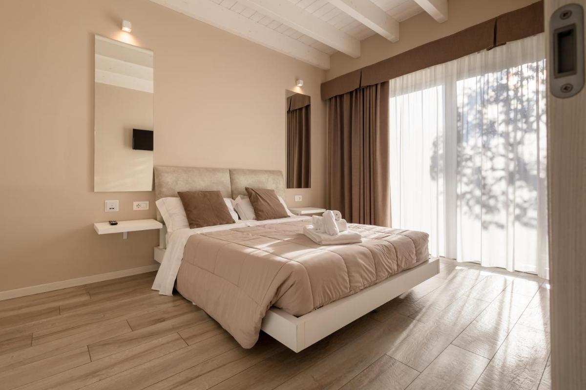 Aurora ApartHotel - Housity