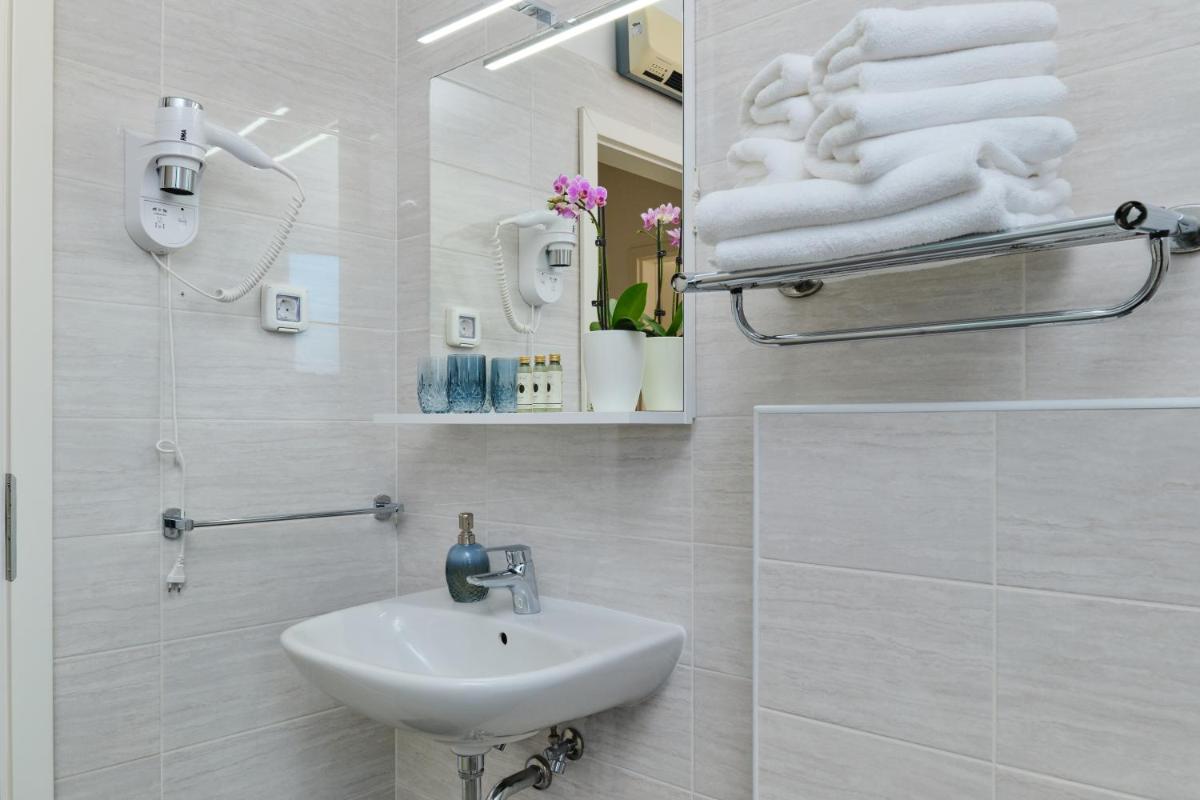 Apartments Divna - Housity