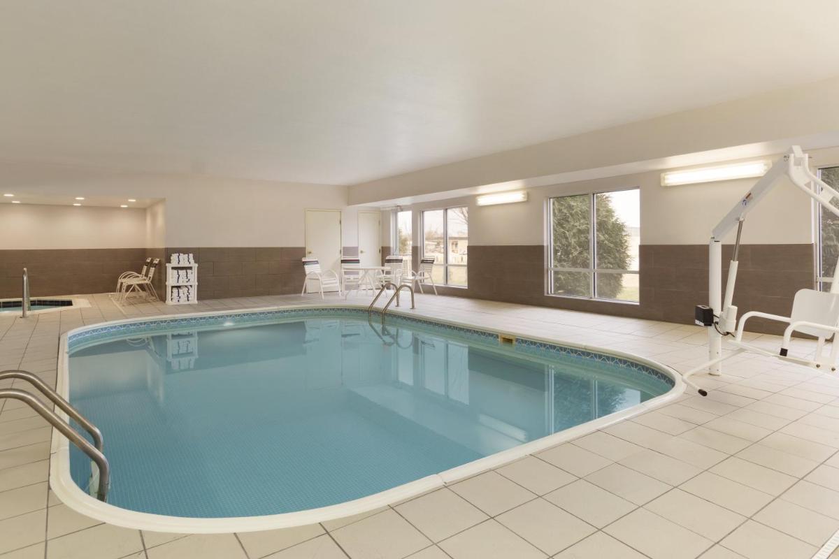 Country Inn & Suites By Radisson - Rochester - Housity