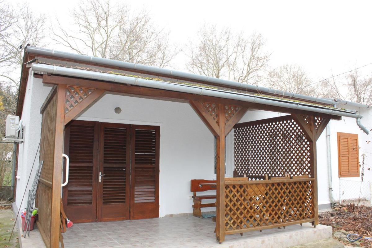Balatonszemes small House - Housity