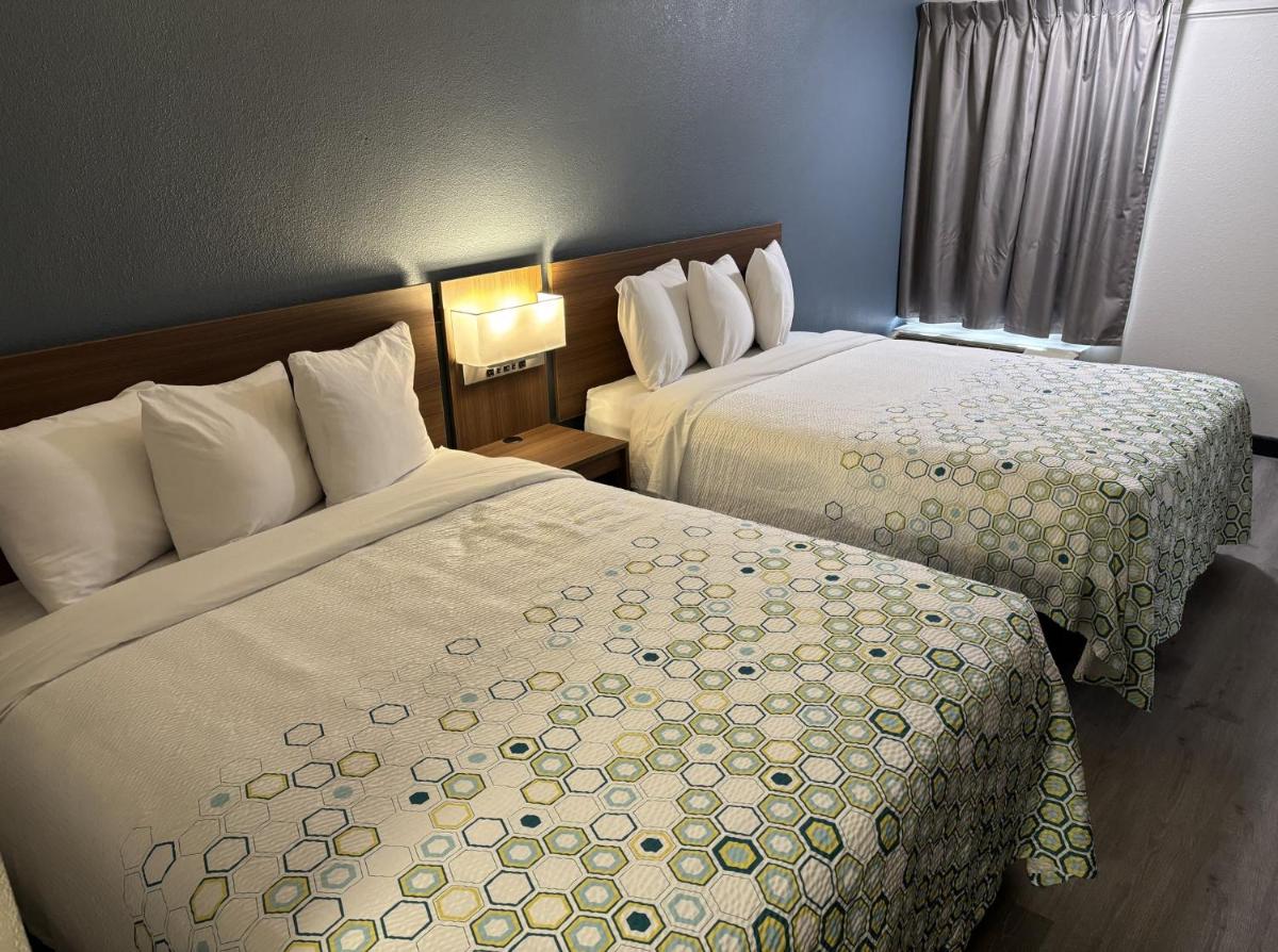 HomeTowne Studios by Red Roof Hagerstown - Williamsport, MD - Housity