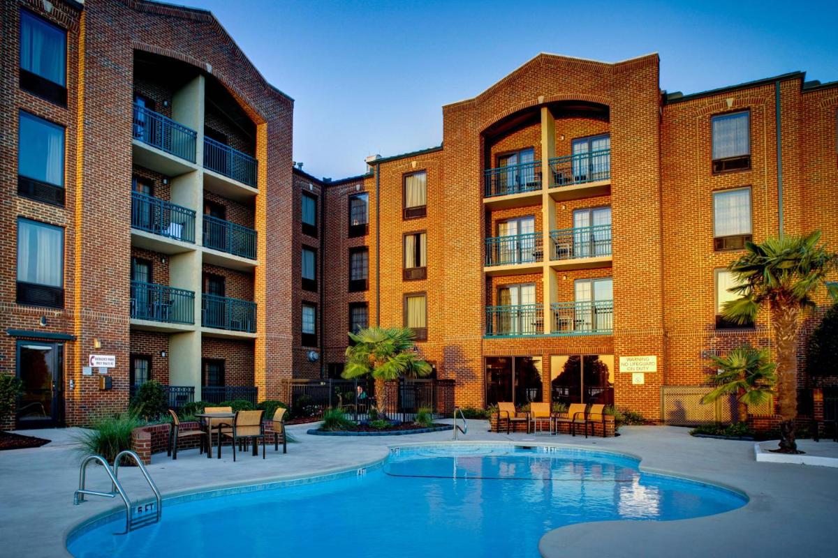 Courtyard by Marriott Riverfront New Bern - Housity